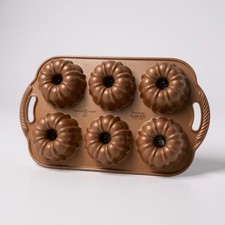 Nordic Ware Anniversary Bundtlette Pan