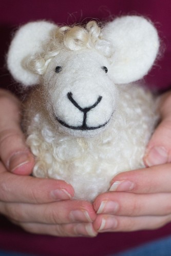 Blodwen sheep boxed needle - blodwen,