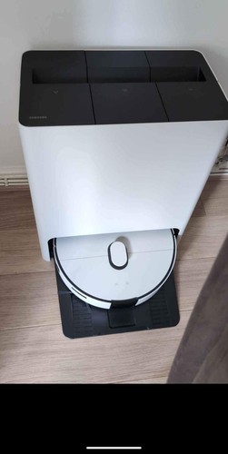 Samsung robot vacuum - robot,