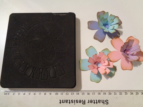 Sizzix bigz trinity flower - sizzix, ~