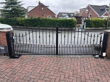 Set of Gates, Two Railings