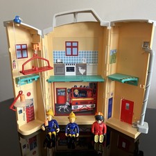 Fireman Sam Fire Rescue Centre Play Set with Figures. VGC
