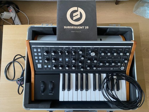 Moog subsequent 25 - moog,