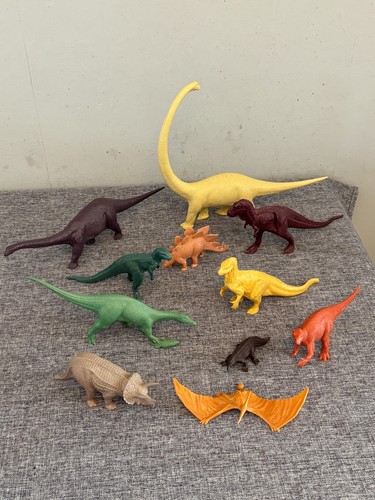 11x invicta dinosaur - 11x,