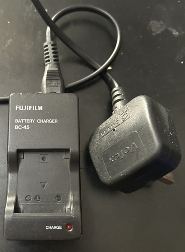 Fujifilm battery charger - fujifilm,