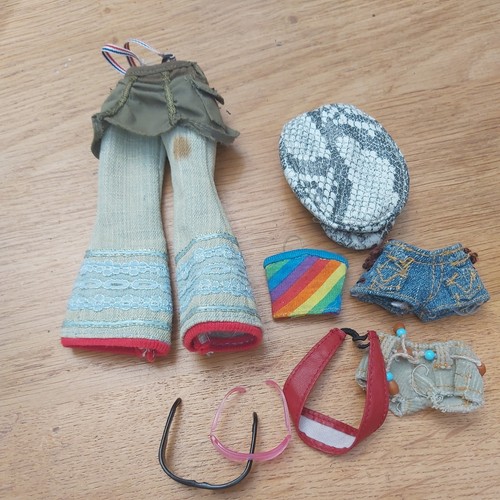 Bratz doll clothes - clothes, bundle
