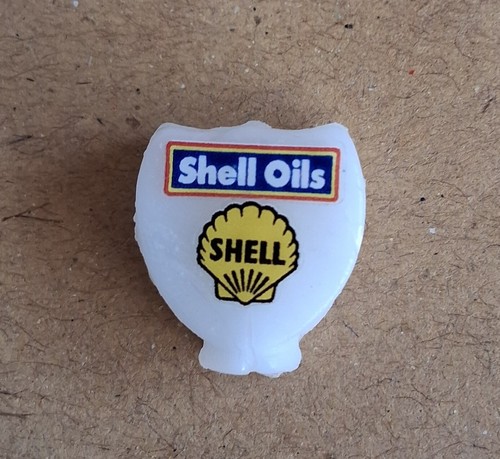 Plastic shell oils - plastic,