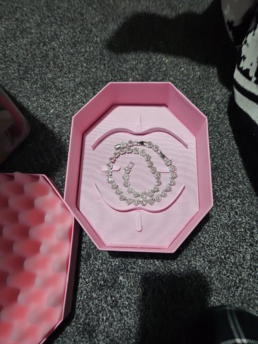 Ariana grande swarovski - ariana,