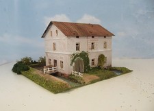 N gauge model railway building