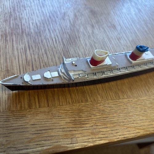 Triang minic ships 704 - triang,