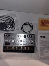 Korg Volca Bass 16-Keys Bass Machine - 062935 (White) with power adapter