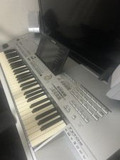 Yamaha Tyros - with  Speakers