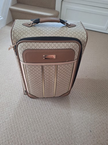 River island travel - river,