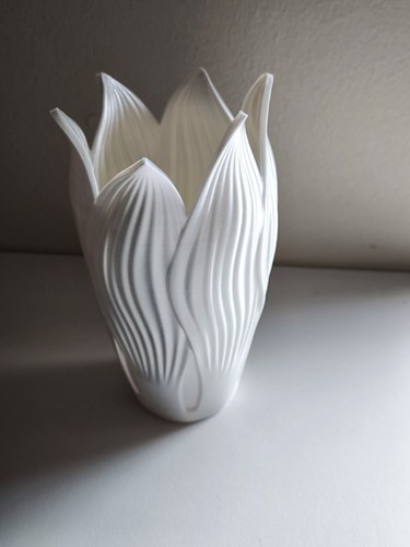 Modern printed pla - modern, tulip