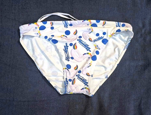 Aussiebum boom swim - boom?,