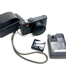 Leica D-LUX 3 10.0MP Digital Camera w/ battery and charger Black