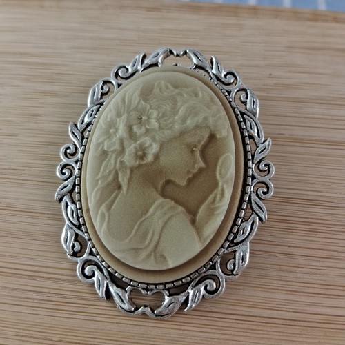 Big portrait cameo - portrait,