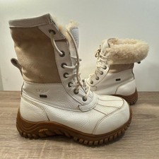 UGG Australia Adirondack II