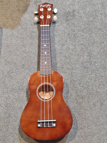 Ukulele pacific soprano - pacific,