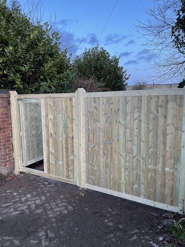 Tanalised lodge driveway gates - lodge,