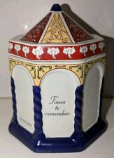 LOVELY VINTAGE WADE CERAMIC OCTAGONAL MEMORY JAR 5.5" HIGH IN MINT CONDITION 