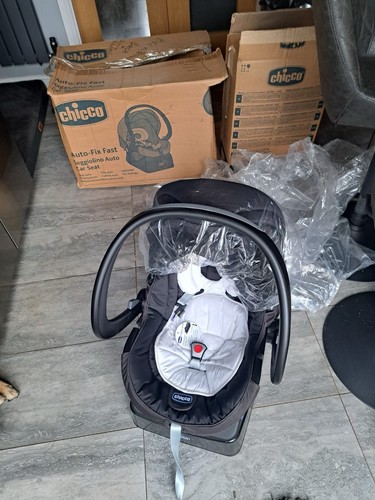 Baby chicco car seat with - baby,