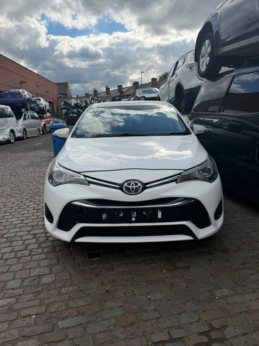 Toyota avensis 2018 - toyota,
