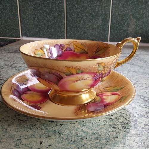 Aynsley orchard gold cup - aynsley,