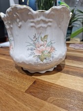 4inch Maryleigh Vintage Plant Pot With A Pink/peach Flower Decoration.