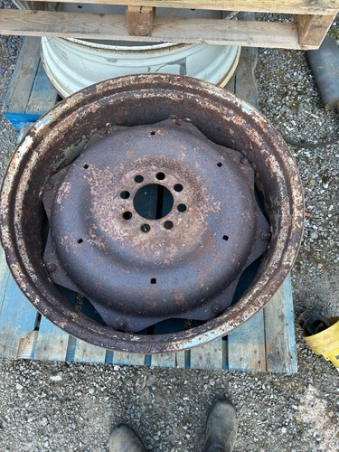 Ford tractor inch wheel - 36,