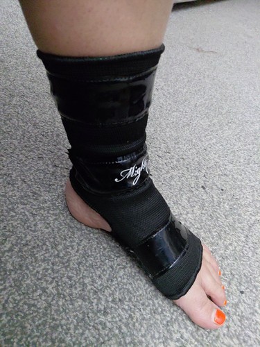 Mighty grip tacky ankle - grip,