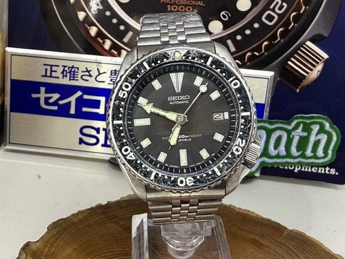Seiko men black watch - seiko,