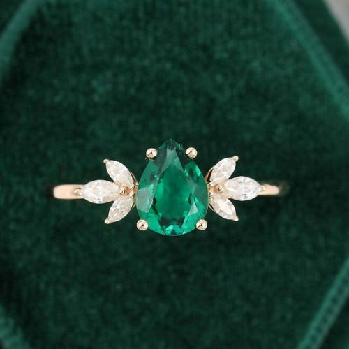 Vintage emerald pear - emerald,