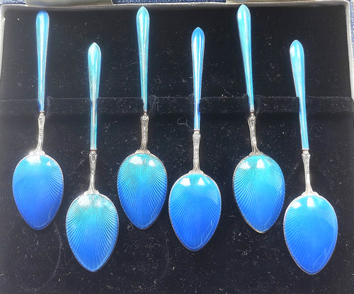 Antique silver blue - &,