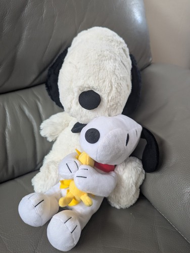Medium small snoopy holding - medium, &