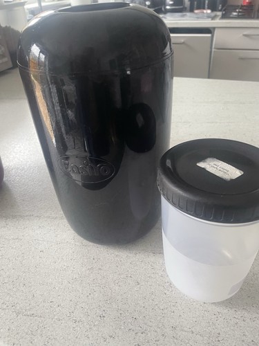Easiyo black yogurt maker - black,