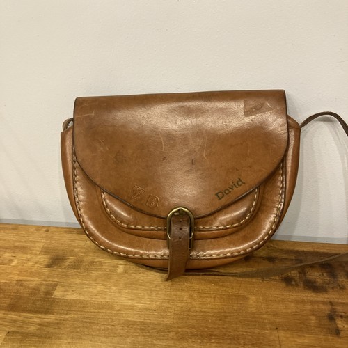 Vintage tan leather - saddle, bag