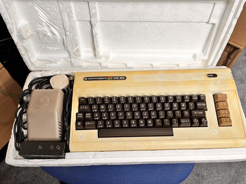 Commodore vic computer - commodore, 20