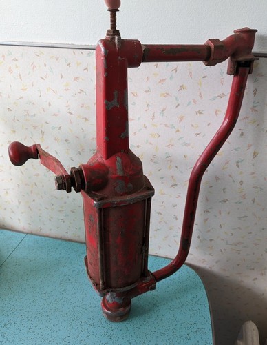 Vintage iron hand crank - crank, oil