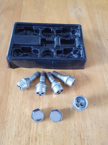 Locking wheel nuts - , bolts