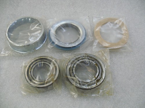 Front wheel bearing set