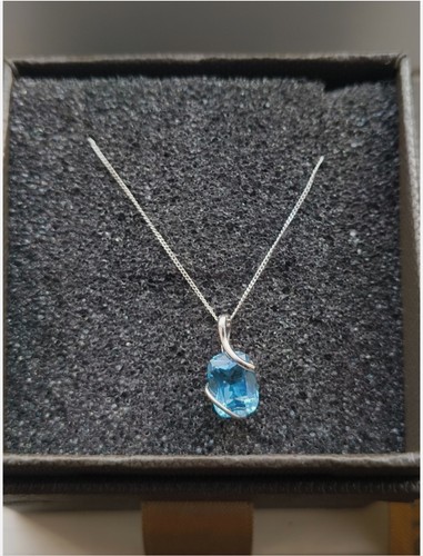 Samuel 9ct white gold topaz - white,