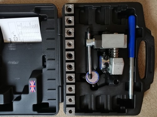 Automatic brake flaring tool - ,