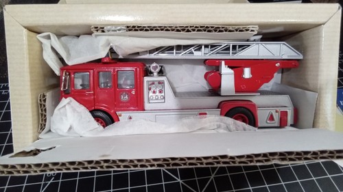 Corgi classic 97386 - corgi, fire