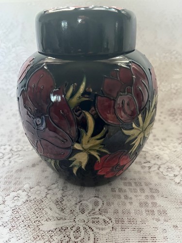 Moorcroft pottery ginger jar - ginger,