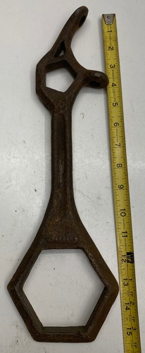 Vintage fire hydrant wrench - hydrant￼,
