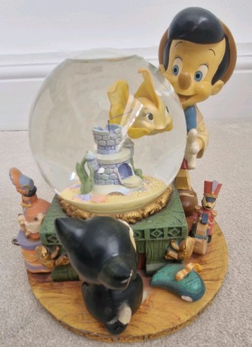 Disney pinocchio musical snow - pinocchio,