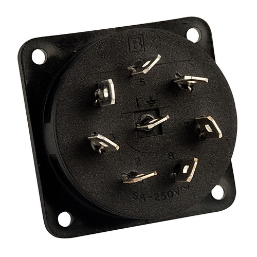 Bulgin pole chassis socket - 8,