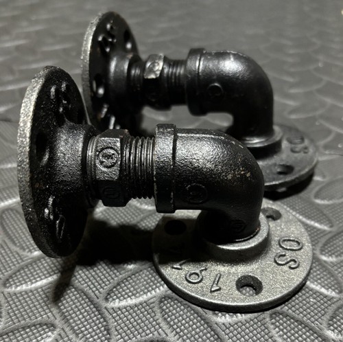 Industrial shelf brackets - 2, x