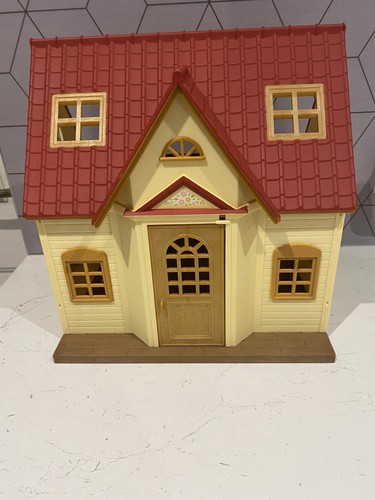 Sylvanian families red roof - families,